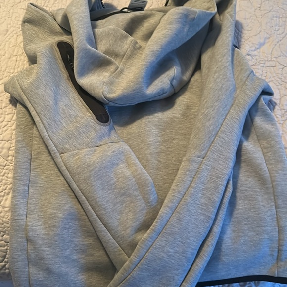 Men’s Nike Tech Zip Up - Picture 7 of 9